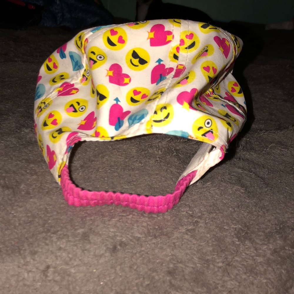 Emoji hat - Picture 3 of 3